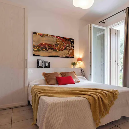 With Swimming Pool And Solarium Apartmán *