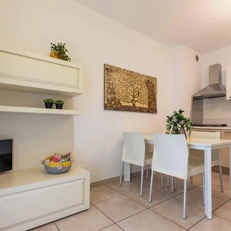 With Swimming Pool And Solarium Apartmán