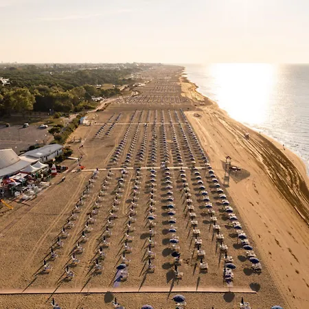Apartmán With Swimming Pool And Solarium Bibione
